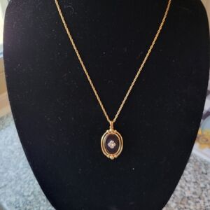 Avon Victorian Gold Tone and Black Pendant Necklace